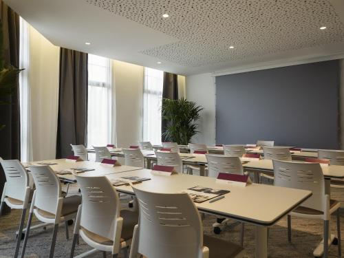 Mercure Avignon TGV Hotel & Spa photo 100