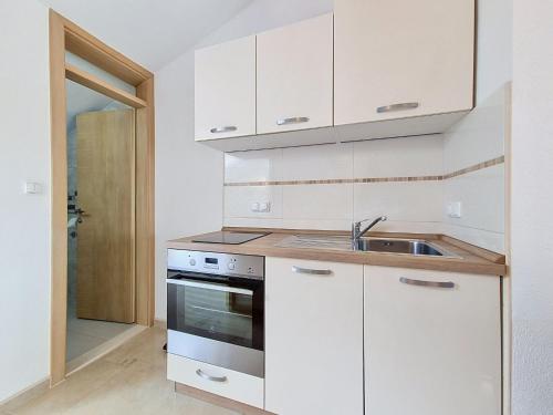 Apartment Villa Nikaroni-3 by Interhome