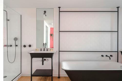 Covent Garden Penthouse - Terrace - Sleeps 8 photo 7