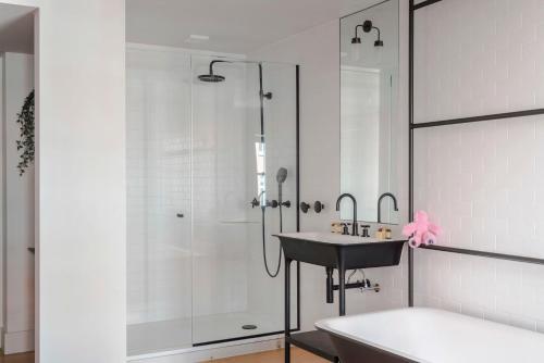 Covent Garden Penthouse - Terrace - Sleeps 8 photo 18