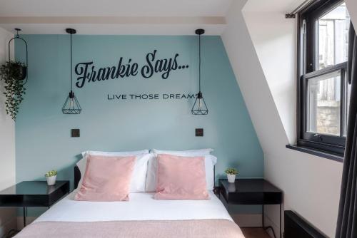 Covent Garden Penthouse - Terrace - Sleeps 8 photo 9