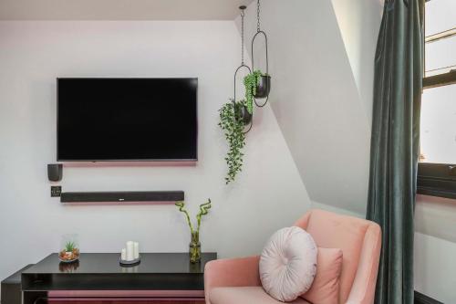Covent Garden Penthouse - Terrace - Sleeps 8 photo 14