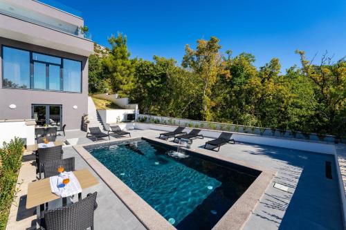 My Dalmatia - Apartment Senti with shared pool