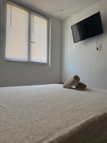 Location in private security residence with free parking, 6 min to Nice center, 1 min for all transports available