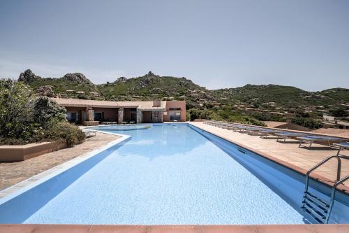 Bright little villa with a sea view