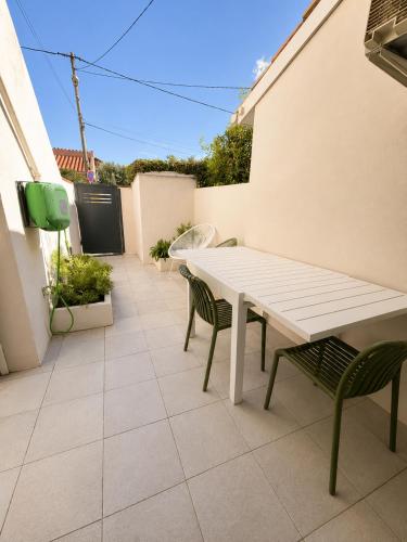 T2 Climatisé avec Parking Privé & Terrasse Canet-Plage