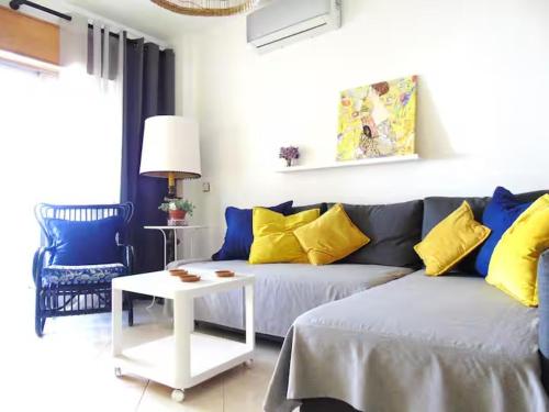 2 bed - Sleeps 4 - Balcony - City Centre