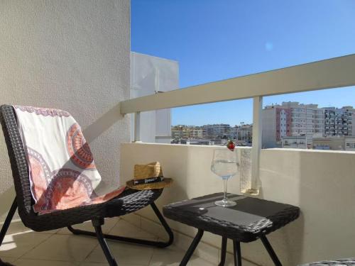 2 bed - Sleeps 4 - Balcony - City Centre