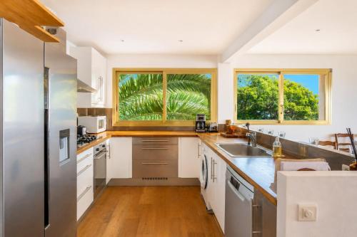 Beachfront Antibes Sea View 2 Bedrooms