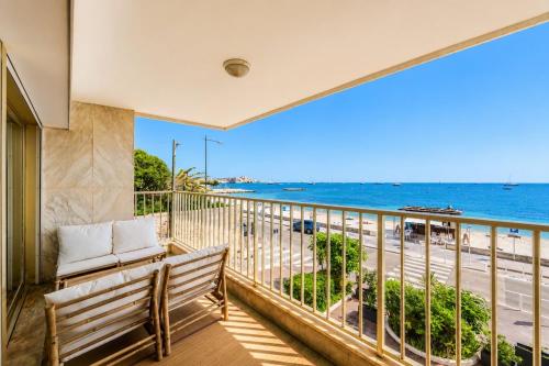 Beachfront Antibes Sea View 2 Bedrooms