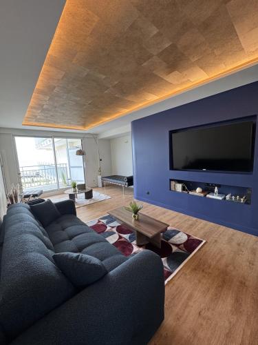 Appartement design face à l'océan et au lac