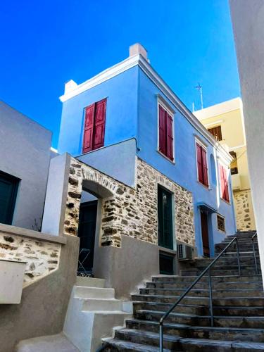 Ermoupolis Old Town Sunny House