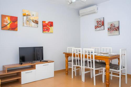 Nuevo Apartamento con Balcones y Aire solo familias y parejas