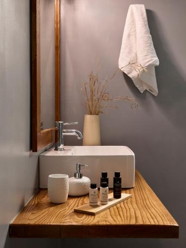 Milesian Suites