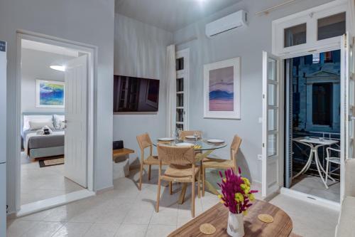 Maestro Signature Suite