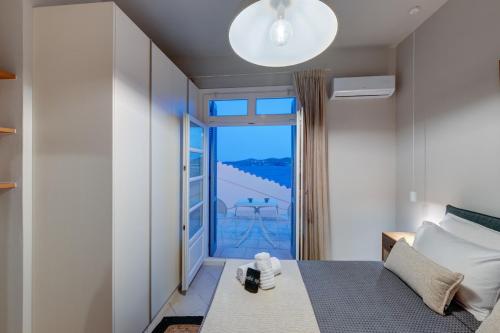 Maestro Seaview Suite