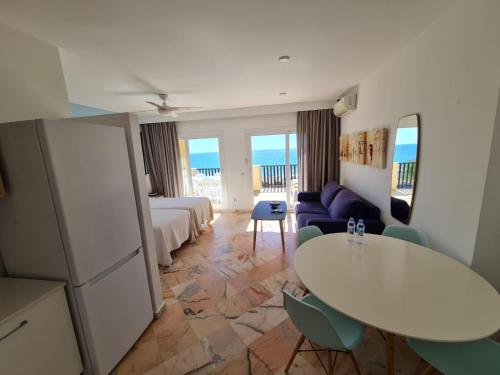 Apartamento con esplendida vista al mar, a menos de 50 metros de la playa