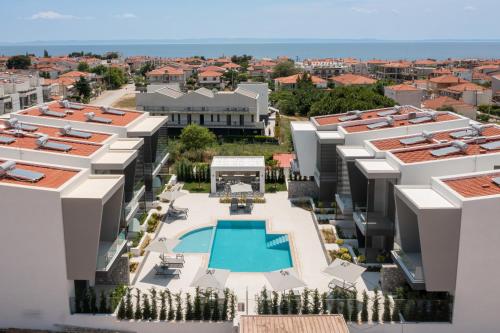 Olivion Pool Living