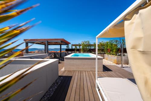 Shell Sky Luxury Penthouse with Private Pool