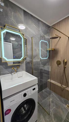 Artisti Elena Thalassa Golden Suites 2
