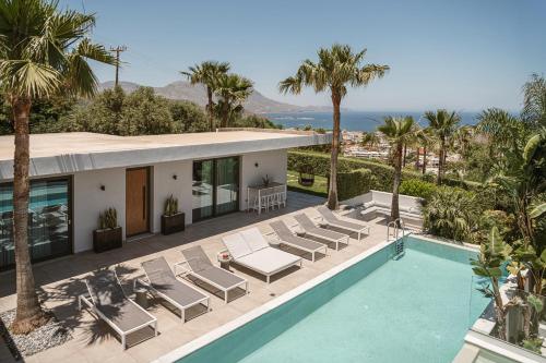Villa Lydia I Superb views, two pools, next to the city