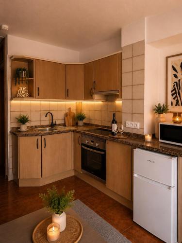 Golden Mile Apartment Steps from Las Vistas Beach