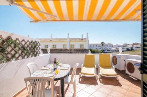 Beautiful Vila Rafaella, walk distance to beaches