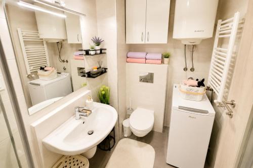 Foto Family&Business Travelers Aerodrom Srna Sunrise Apartment free parking 2