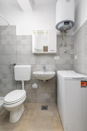 Apartments with parking space Valbandon, Fazana - 23659