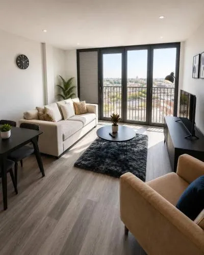 Stunning Central Birmingham 2 Bed Apartment photo 1