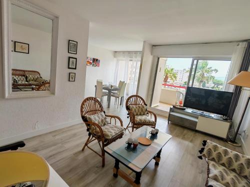 Appartement T3 avec parking, vue mer & montagne