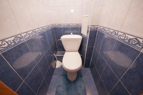A bathroom at Apartamenty na Vesny