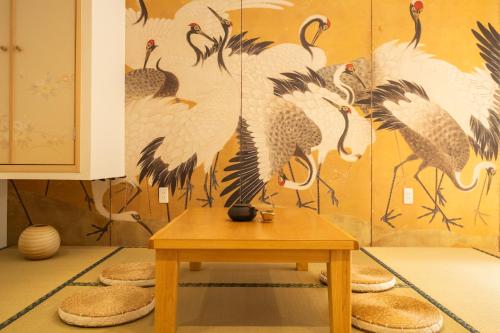 夏様八雲莊 5 minutes from Kyoto Nijo Station,Entire Kyomachiya with courtyard,Sleeps 8,Comfortable option with two bathrooms