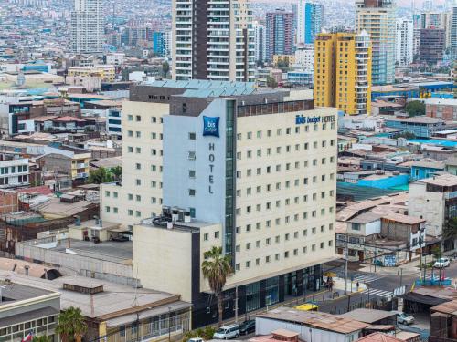 an overhead view of a city with buildings at ibis budget Iquique in Iquique