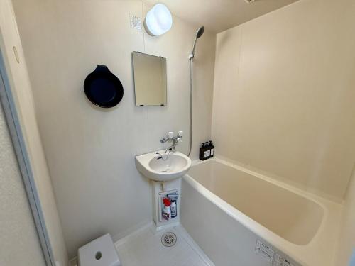 ZenAbode Tokiwa205 3 min walk from station Local restaurant