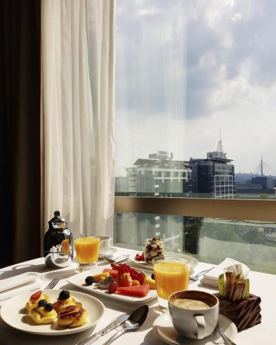 Hyatt Regency Belgrade — Bedroom