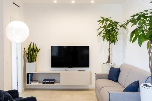 DKV Collection Rhome- Pigneto - 4 stops Colosseum