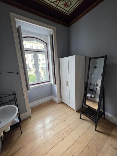 Almirante Homes - Room 1