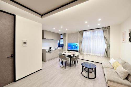 Spacious 65sqm Family Apartment Namba Dotonbori Kuromon 8 Guests Riverwood 201