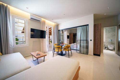 Aurea Apartments - City Living