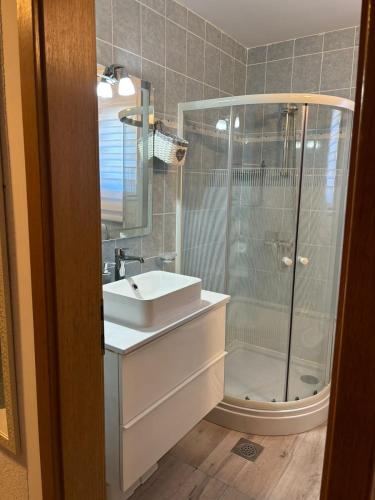 Holiday house Rigo with private pool, jacuzzi and sauna