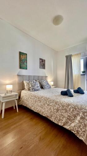 D CARLOS - Apartamento para 6 com AC e vista fabulosa sobre o rio Arade