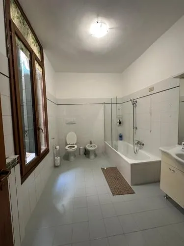 Golden Venezia Guest Rooms photo 8