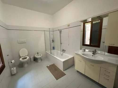 Golden Venezia Guest Rooms photo 9