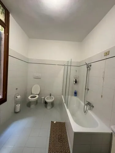 Golden Venezia Guest Rooms photo 11