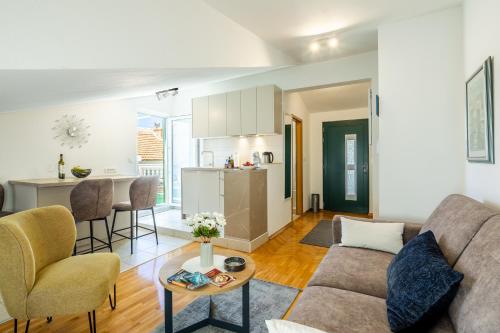 Downtown Authentic Apartments