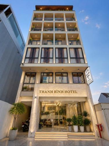 a tall building with ahmhmhm hotel at Thanh Bình Hotel - Buôn Ma Thuột in Buon Ma Thuot