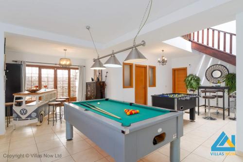 Villa Lobos - Retro Family Villa by Villas Now