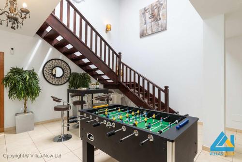 Villa Lobos - Retro Family Villa by Villas Now