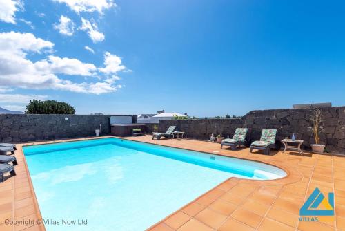 Villa Lobos - Retro Family Villa by Villas Now